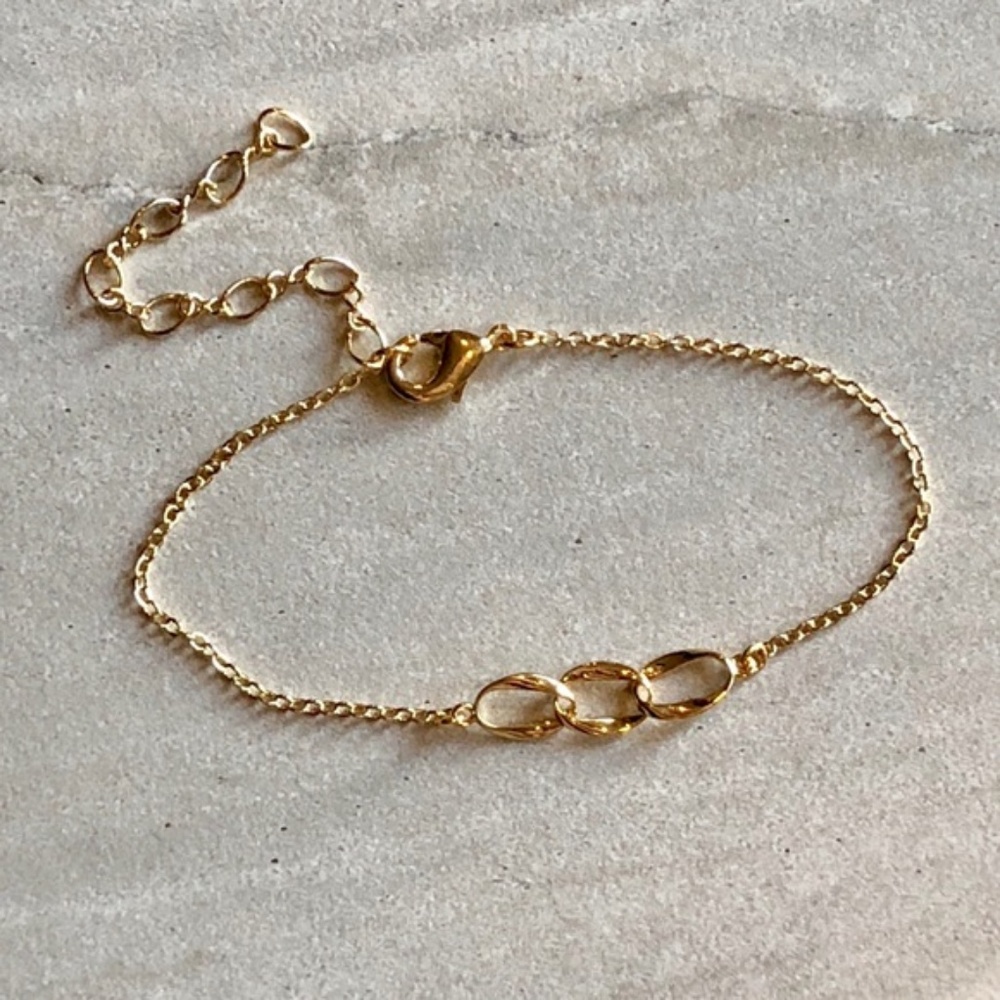 Dainty Hammered Gold Bracelet - Picture 3 of 3